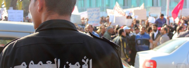 Pro-Ennahda protesers demonstrate in 2011